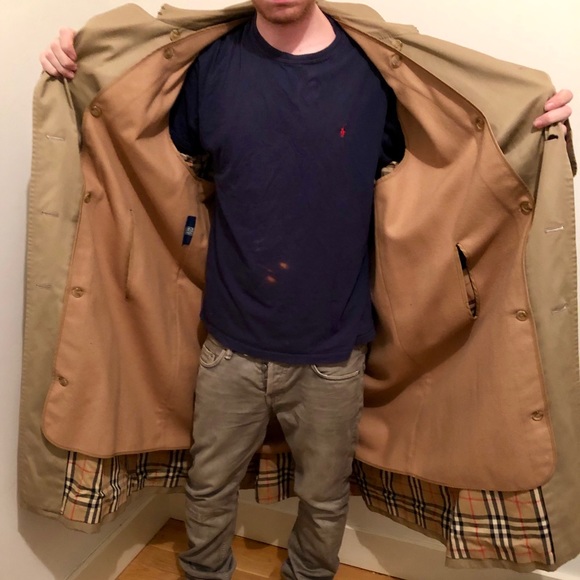 Men’s Burberry trench coat - Picture 7 of 8